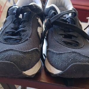 New Balance Black and White Women's Athletic Shoes